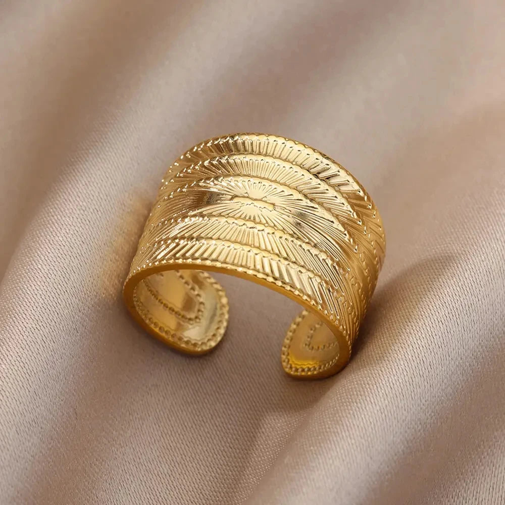 Eterna Gold Ring