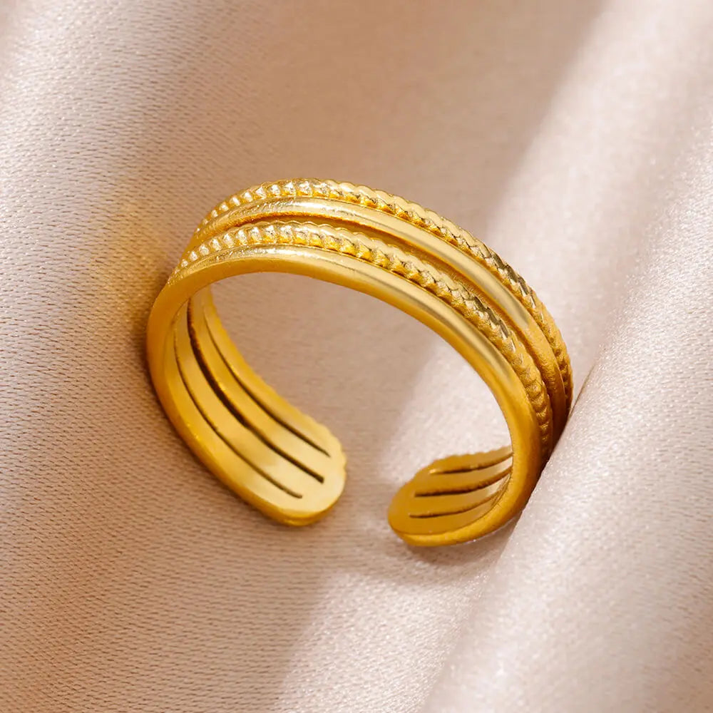 Eterna Gold Ring