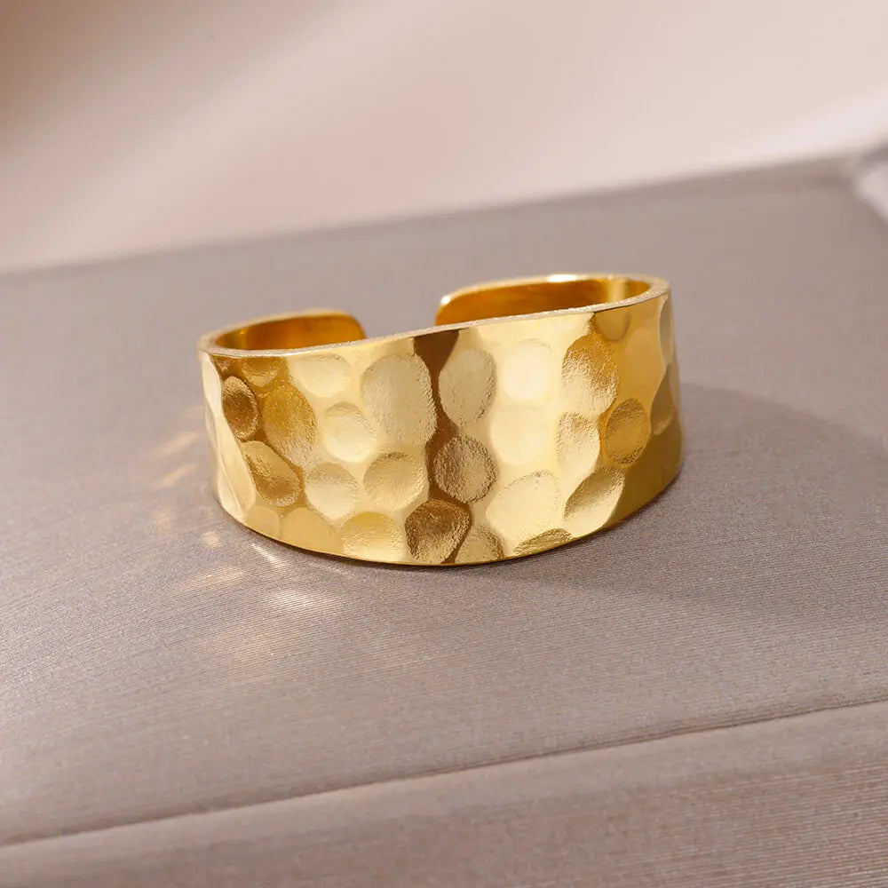 Eterna Gold Ring