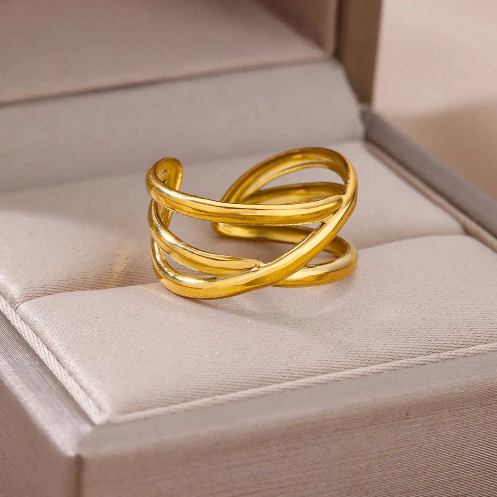Eterna Gold Ring